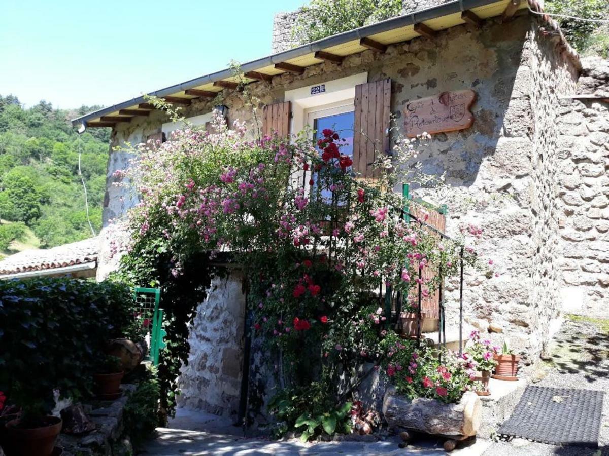Gite Du Chateau De Retourtour Ламастр Екстериор снимка